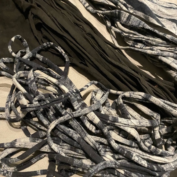 Men’s Scarf - Picture 2 of 8